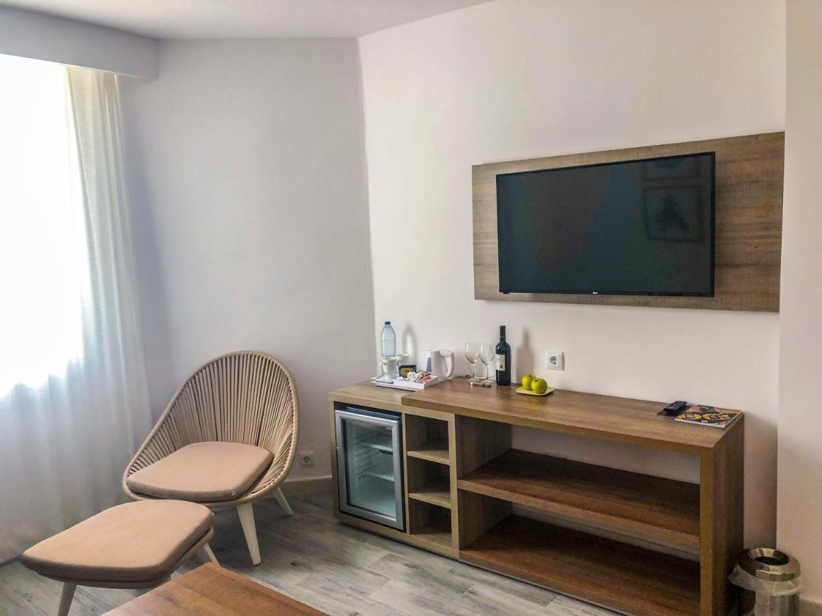 Globales Don Pedro - Adults Only Hotel Cala de Sant Vicenc Buitenkant foto